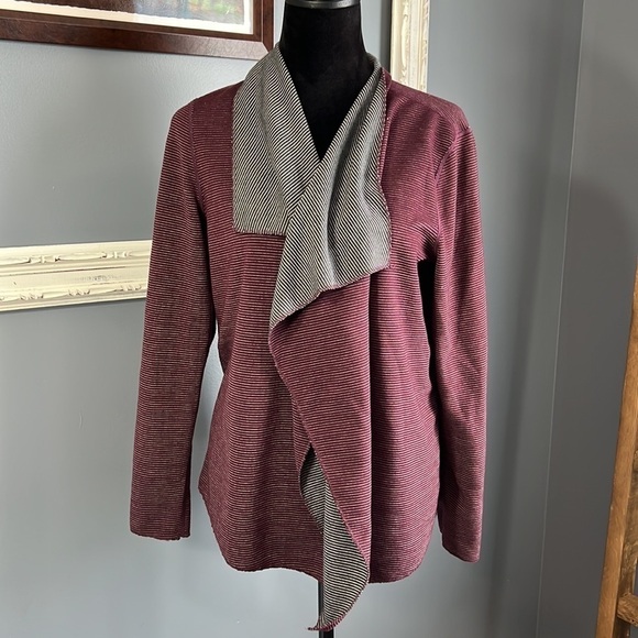 Weekends Chico’s Waterfall Open Front Cardigan Maroon Striped Sz 2 Lagenlook - Picture 6 of 8